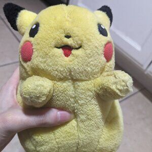 Vintage 2004 Pokémon Pikachu electronic plush.
